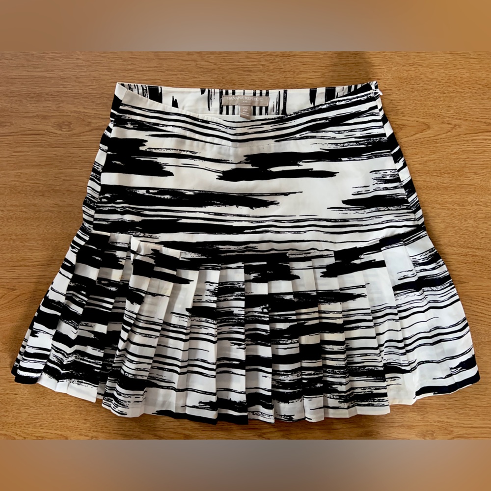 Beautiful Banana Republic Skirt